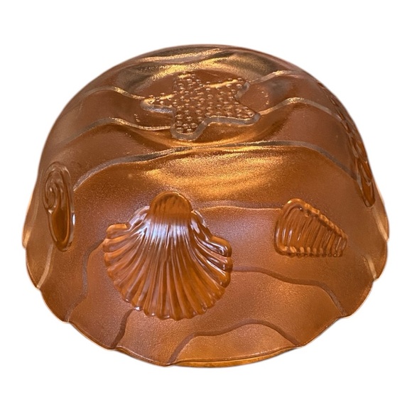 Beautiful glass seashell bowl. EUC - Picture 12 of 13